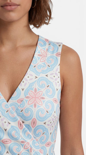 Drop 1: "FEMININE MINI" Kleid – Mediterranean Tile